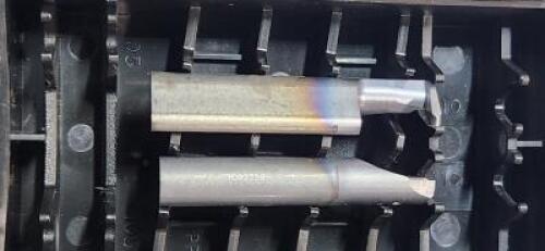 DESCRIPTION: (12) SOLID CARBIDE GROOVING TOOL BRAND/MODEL: PH HORN RU110.3162.1.0 TI25 RETAIL$: $57.81 EA QTY: 12
