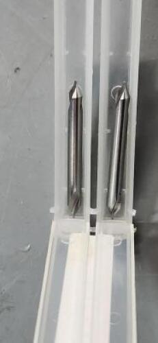 DESCRIPTION: (2) COMBO DRILL C'SINL BRAND/MODEL: VC 63324495 SIZE: #000 60* 1/8" BODY DIA QTY: 2