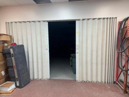14 FT. ACCORDION DOOR