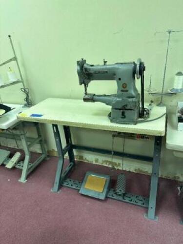 SINGER 153K103 SEWING MACHINE WITH TABLE