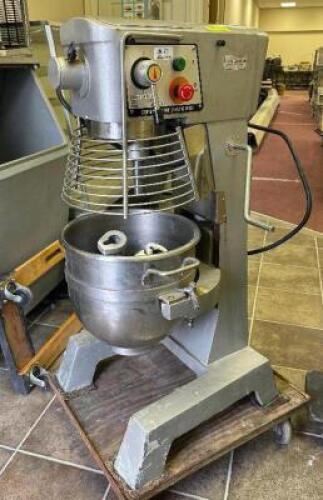 UNIWORLD 30 QT. MIXER WITH BUCKET AND (3) - MIXER HEADS