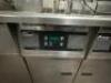 DESCRIPTION PITCO TWO BANK 40 LB. DEEP FRYER W/ LEFT SIDE DUMP STATION AND WARMING LIGHT. BRAND / MODEL: PITCO FRIALOTOR ADDITIONAL INFORMATION NATURA - 3