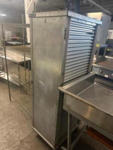 DESCRIPTION CRES COR TWENTY PAN ENCLOSED TRAY RACK. BRAND / MODEL: CRES COR LOCATION BAY 6 QTY 1