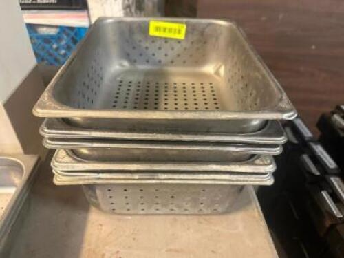DESCRIPTION (6) HALF SIZE SLOTTED STAINLESS INSERTS W/ LIDS ADDITIONAL INFORMATION 4" DEEP LOCATION BAY 6 THIS LOT IS: SOLD BY THE PIECE QTY 3