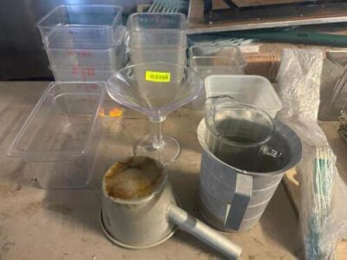 DESCRIPTION (1) LOT OF ASSORTED PLASTIC AND METAL INSERTS AND CONTAINERS. LOCATION BAY 6 THIS LOT IS: ONE MONEY QTY 1