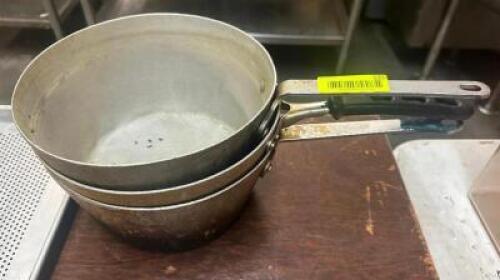 DESCRIPTION (3) 10" SAUCE POTS SIZE 10" LOCATION BAY 6 THIS LOT IS: SOLD BY THE PIECE QTY 3