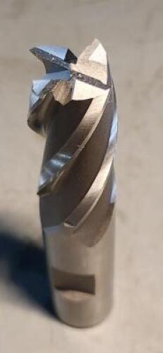 DESCRIPTION: (1) COBALT SQ END MILL BRAND/MODEL: HERTEL 41114232 SIZE: 3/4" DIA 1-5/8" LOC RETAIL$: $47.98 QTY: 1