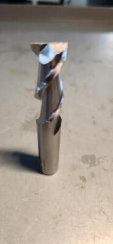 DESCRIPTION: (1) HSS SQ END MILL BRAND/MODEL: HERTEL 02478386 SIZE: 1/2" DIA 1-1/4" LOC QTY: 1