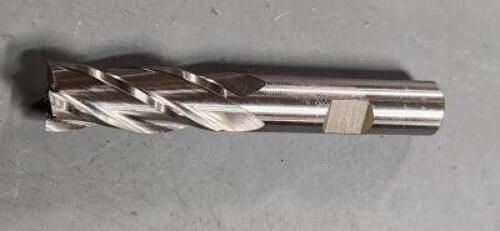 DESCRIPTION: (1) HSS SQ END MILL BRAND/MODEL: HERTEL 41117995 SIZE: 9/16" DIA 1-3/8" LOC RETAIL$: $31.48 QTY: 1