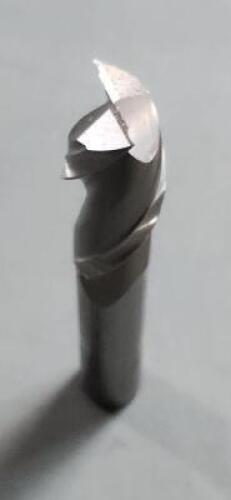 DESCRIPTION: (1) HSS SQ END MILL BRAND/MODEL: HERTEL 024783943 SIZE: 5/8' DIA 1-3/8" LOC RETAIL$: $38.80 QTY: 1
