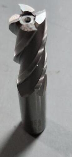 DESCRIPTION: (1) HSS SQ END MILL BRAND/MODEL: HERTEL 41118027 SIZE: 5/8" 1-5/8" DIA RETAIL$: $37.04 QTY: 1