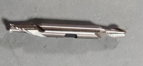 DESCRIPTION: (1) DE COBALT SQ END MILL BRAND/MODEL: HERTEL 91193912 SIZE: 9/32" DIA 9/16" LOC QTY: 1