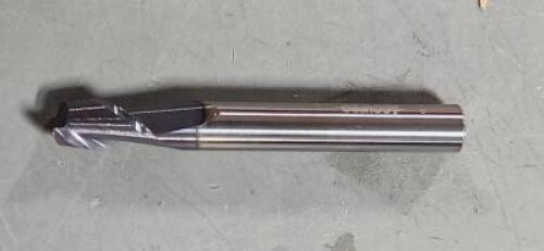 DESCRIPTION: (1) SOLID CARBIDE SQ END MILL BRAND/MODEL: ACCUPRO 81998619 SIZE: 1/4" DIA 3/8" LOC QTY: 1