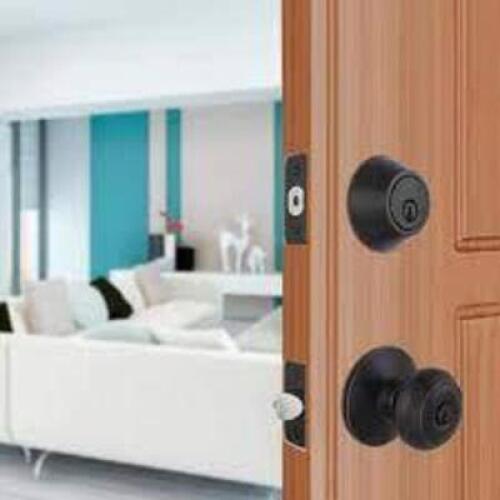 DESCRIPTION: (1) DEADBOLT AND DOOR KNOB SET BRAND/MODEL: HARTFORD COLLECTION INFORMATION: AGED BRONZE FINISH SIZE: 4 KEYS INCLUDED RETAIL$: $55.99 EA