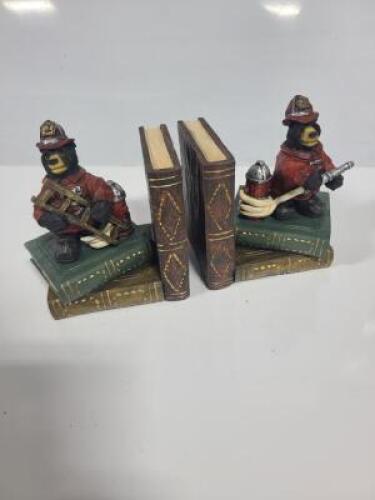 DESCRIPTION: (1) FIREFIGHTER BOOKEND SET QTY: 1
