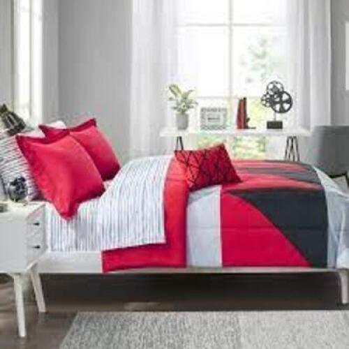 DESCRIPTION: (1) COMPLETE BEDDING SET BRAND/MODEL: MAINSTAYS INFORMATION: 8PC MULTI COLOR SIZE: FULL RETAIL$: $40.00 EA QTY: 1