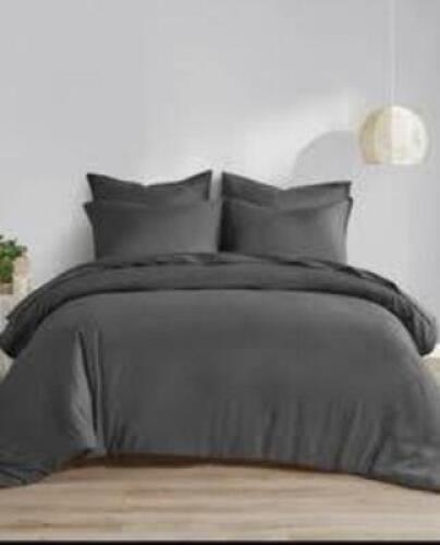 DESCRIPTION: (1) COORDINATED BEDDING SET BRAND/MODEL: MAINSTAYS INFORMATION: 7PC GRAY SIZE: FULL RETAIL$: $50.00 EA QTY: 1