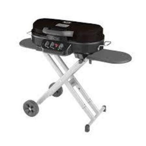 DESCRIPTION: (1) 3 BURNER PORTABLE GRILL BRAND/MODEL: COLEMAN INFORMATION: BLACK RETAIL$: $249.99 EA QTY: 1