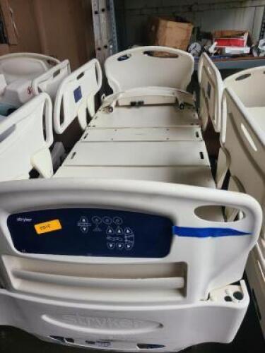 DESCRIPTION: (1) STRETCHER BRAND/MODEL: STRYKER RETAIL$: $3,050 QTY: 1