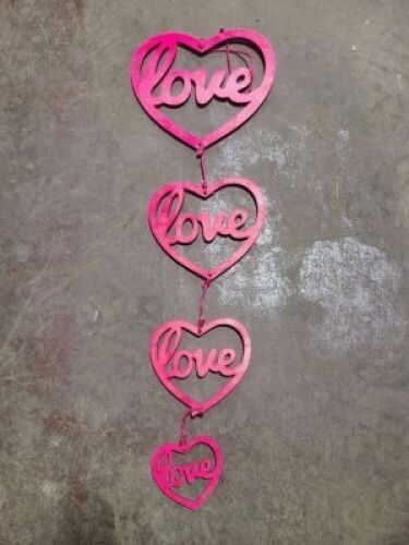 DESCRIPTION: (3) WOODEN WALL HANGING ART BRAND/MODEL: LOVE IN HEART INFORMATION: RED SIZE: 3 HEARTS QTY: 3