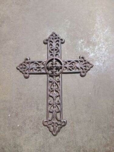 DESCRIPTION: (3) VINTAGE HEAVY CROSS INFORMATION: IRON RETAIL$: $30.00 EA QTY: 3