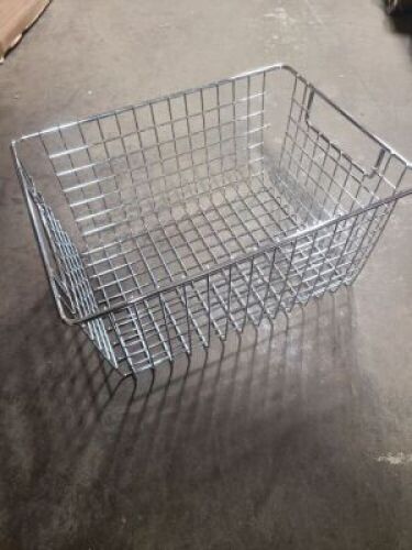 DESCRIPTION: (2) BOXES OF (4) WIRE BASKETS BRAND/MODEL: BLUE PANDA INFORMATION: CHROME SIZE: WIRE RETAIL$: $19.99 EA QTY: 2