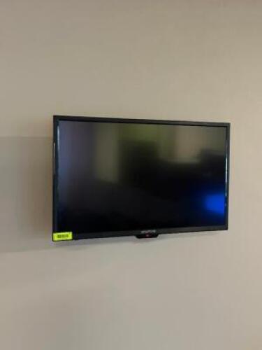 32" LED HDTV WITH WALL MOUNT