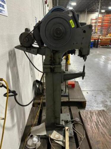 INDUSTRIAL RIVET MACHINE