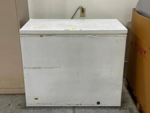 CHEST FREEZER