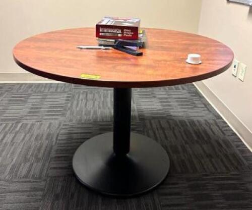 CIRCULAR TABLE