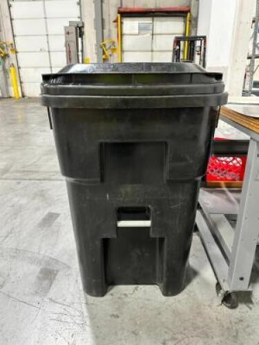 TRASH CAN