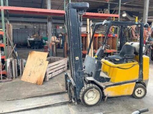 1997 YALE 5,000LB FORKLIFT W/ 3-STAGE MAST