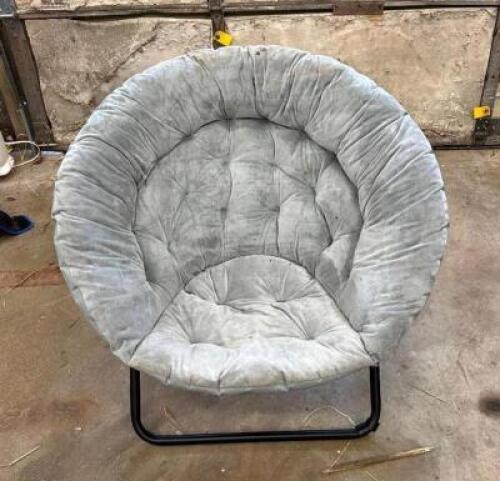 FOLDABLE LOUNGE CHAIR