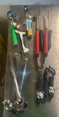 (1) LOT OF ASSORTED SMALL WARES.