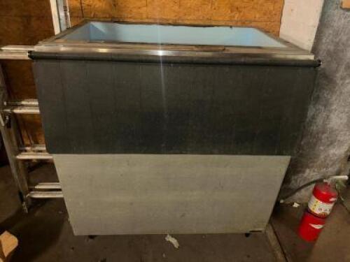 48" LARGE ICE BIN / HOPPER