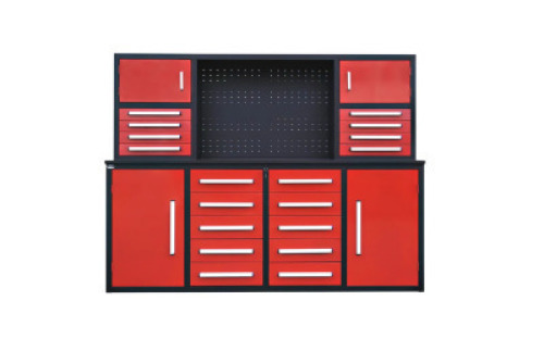18-DRAWER TOOL CABINET ON CASTERS