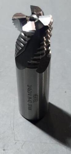 DESCRIPTION: (1) COBALT SQ END MILL BRAND/MODEL: HERTEL 91192468 SIZE: 3/4" DIA 3/4" LOC RETAIL$: $55.13 QTY: 1