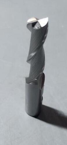 DESCRIPTION: (1) COBALT SQ END MILL BRAND/MODEL: HERTEL 84213438 SIZE: 7/16" DIA 1-3/4" LOC 1/2" SD QTY: 1