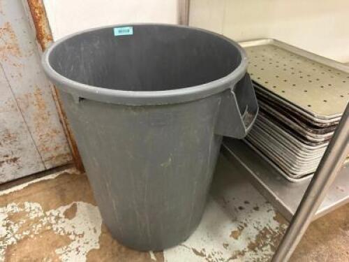 44 GALLON BRUTE TRASH CAN.