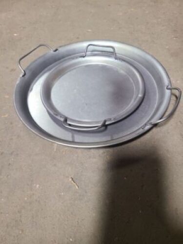 DESCRIPTION: (1) SET OF (2) SMALL TRAYS QTY: 1