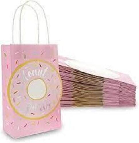 DESCRIPTION: (3) BUNDLES OF APPROX (25) GIFT BAGSBRAND/MODEL: BLUE PANDAINFORMATION: DONUTSIZE: PINK WITH SPRINKLESRETAIL$: $11.22 EAQTY: 3