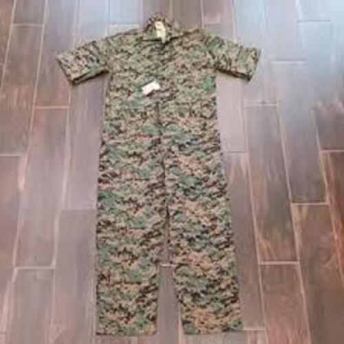 DESCRIPTION: (5) SET OF COVERALLS BRAND/MODEL: DOGS INFORMATION: WOODLAND CAMO SIZE: X-LARGE REGULAR RETAIL$: $50.00 EA QTY: 5