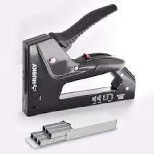 DESCRIPTION: (1) STAPLE GUN BRAND/MODEL: HUSKEY RETAIL$: $25.00 EA QTY: 1