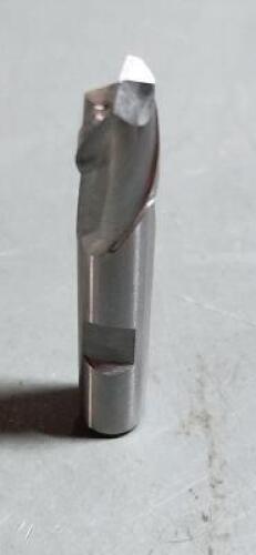 DESCRIPTION: (1) COBALT CORNER RADIUS END MILL BRAND/MODEL: HERTEL 89337828 SIZE: 3/8" DIA 9/16" LOC 0.03" RAD RETAIL$: $34.57 QTY: 1