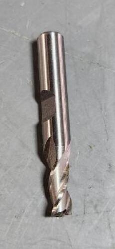 DESCRIPTION: (1) COBALT SQ END MILL BRAND/MODEL: VC 81872129 SIZE: 3/16" 7/16" LOC 1/4" SD QTY: 1