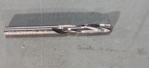 DESCRIPTION: (1) SOLID CABIDE SQ END MILL BRAND/MODEL: HERTEL 7418842 SIZE: 3/16" DIA QTY: 1