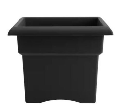 DESCRIPTION: (1) CASE OF (4) PLASTIC PLANTERS QTY: 1