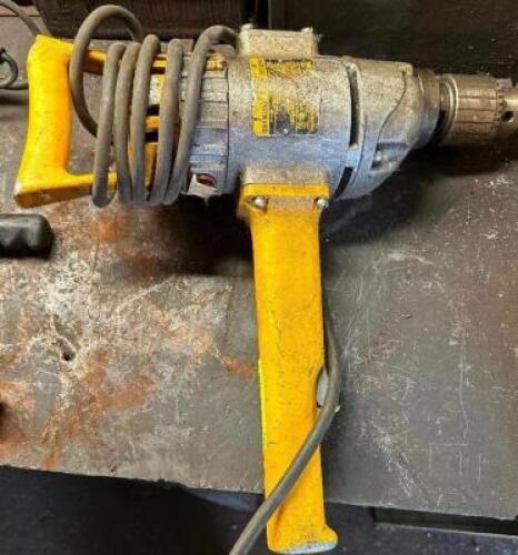 DEWALT HEAVY DUTY ELECTRIC HAMMER DRILL