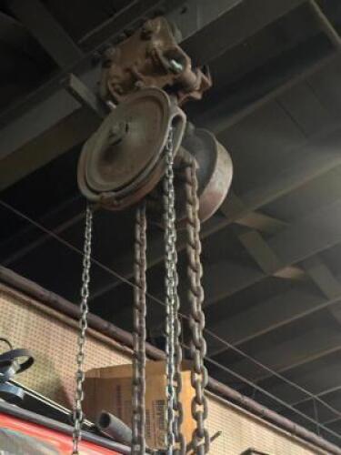 1 TON BEAM CHAIN HOIST W/ CHAIN FALL.