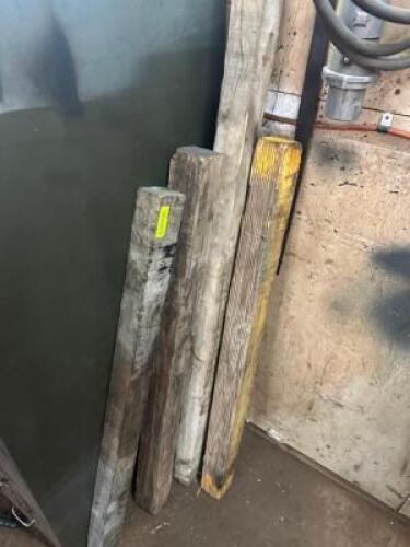 (4) ASSORTED PIECES OF WOOD CRIBBING